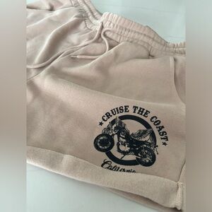 NEW SOFT CREAM SHORTS X-LARGE